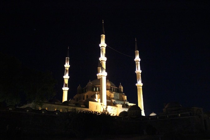 Selimiye Camii Berat Kandili’nde Doldu Taştı