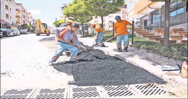 Pursaklar’da asfalt işleri sürüyor
