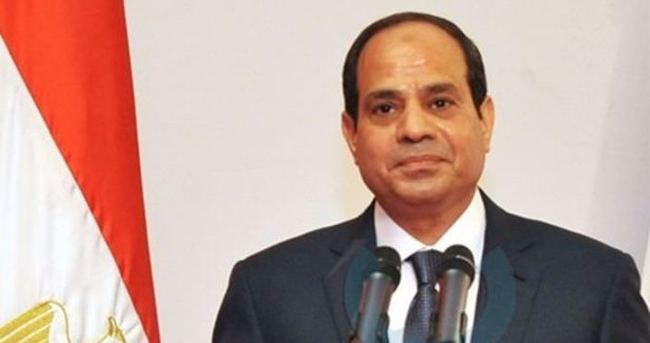 Sisi polis şiddeti için özür diledi