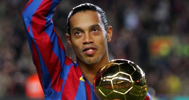 Ronaldinho perşembe günü imzayı atıyor