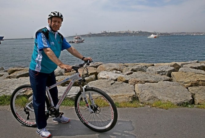 Cumhurbaşkanı Erdoğan Bisikletini ÇAYKUR Rizespor’a Hediye Etti