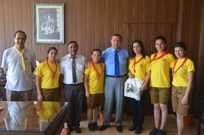 Kıbrıslı İzciler İl Milli Eğitim Müdürü Koca’yı Ziyaret Etti