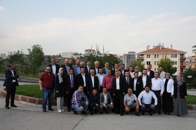 AK Partili Vekiller Pursaklar’ı Selamladı