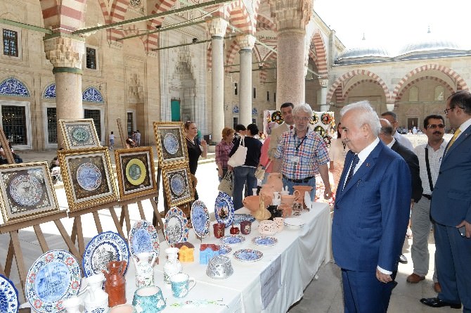 Selimiye Camii Bahçesinde Yıl Sonu Sergisi Açıldı