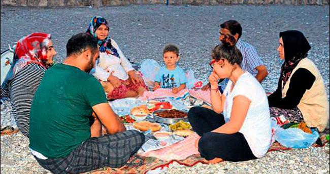 Akdeniz’de iftar vakti