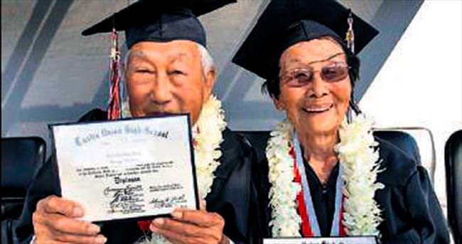 72 yıl sonra, lise diploması aldılar