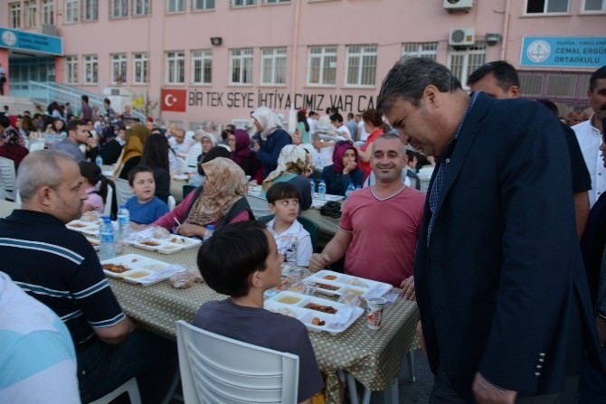 Başkan Çerçi Vatandaşlarla İftar Sofrasında Buluştu