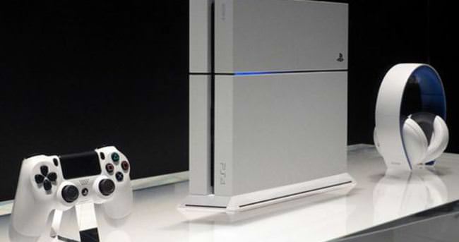 Yeni PlayStation 4 modelleri geliyor!