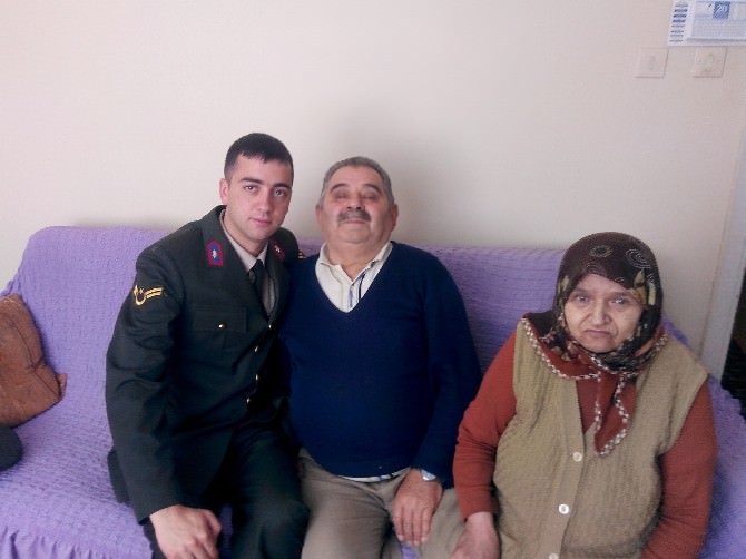 Jandarma’dan Şehit Babalarına Anlamlı Ziyaret