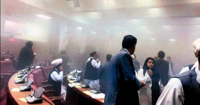 Taliban, parlamento binasını bastı