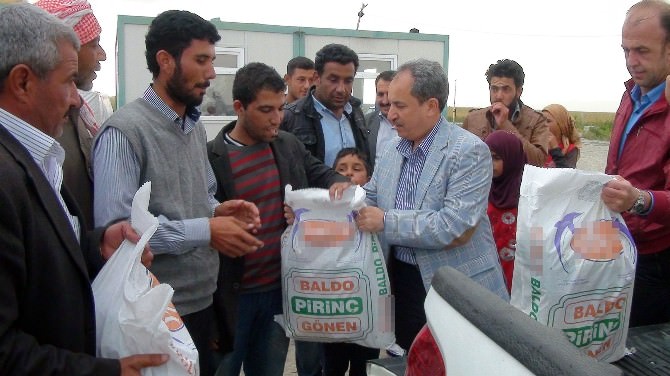 Akşehir Belediyesi’nden Geçici Tarım İşçilerine Erzak Yardımı