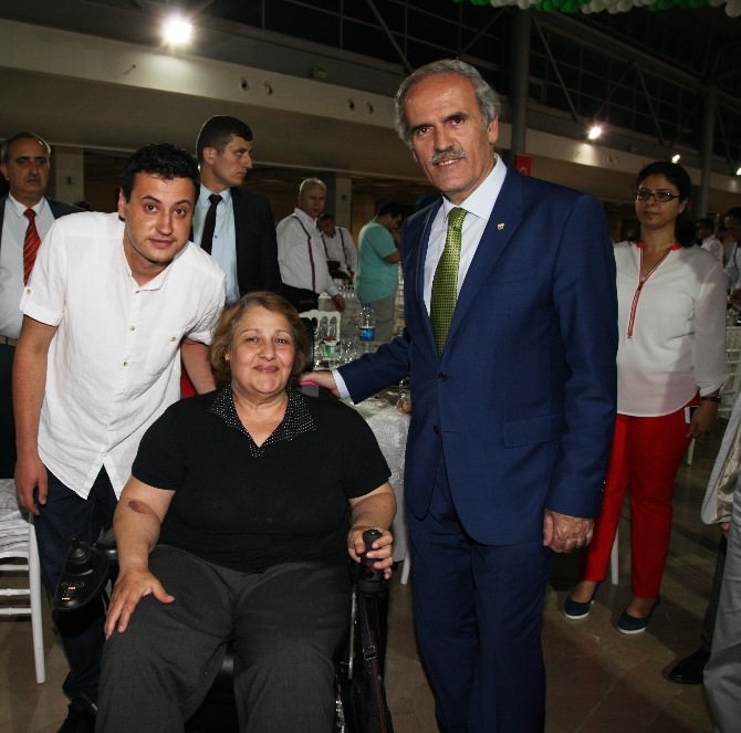 Bursa’da Başkan Altepe, Engellilere İftar Verdi