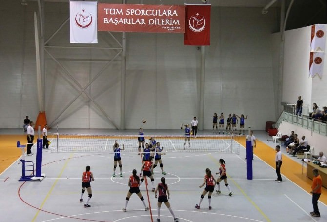 Yıldız Kızlar Alt Yapı Türkiye Voleybol Şampiyonası Nevşehir’dde Gerçekleştiriliyor