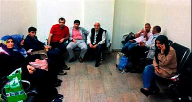 Türk gazeteciler İsrail’de alıkonuldu