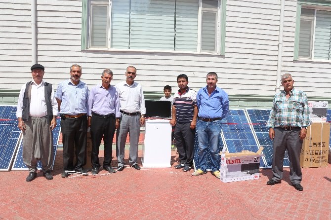 Diyarbakır’da Arıcılara Güneş Enerjisi Paneli Verildi