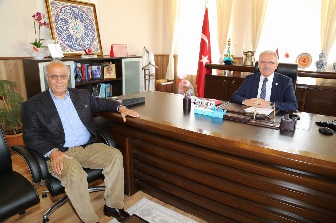 Hayırsever İşadamı Erdoğan Akdağ’dan Bozok Ünivresitesi Rektörü Karacabey’e Ziyaret