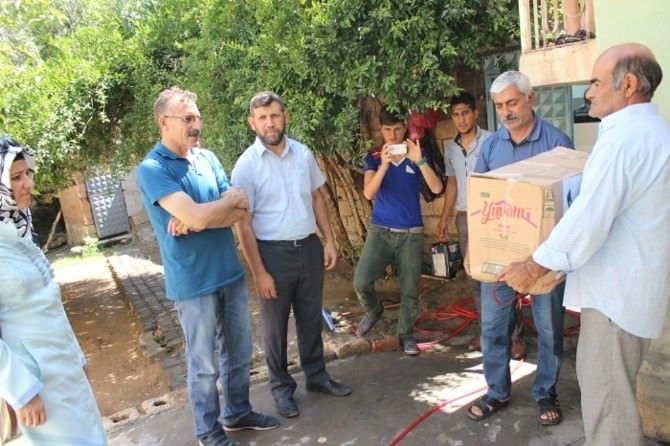 Ceylanpınar Osmanlı Eğitim Ocakları ‘Ramazan Yardım Paketi’ Dağıttı