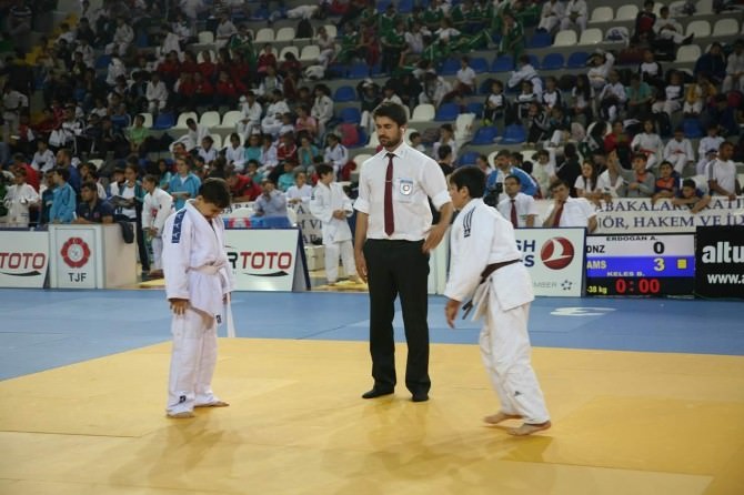 Rize’de Türkiye Minikler Judo Şampiyonası Başladı