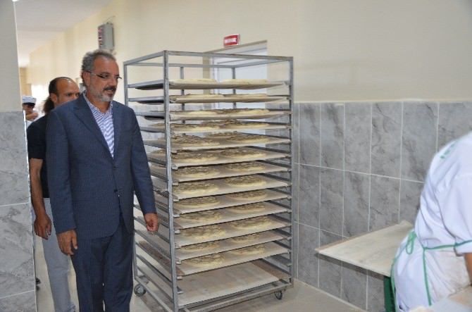 Ağrı Belediye Eş Başkanı Sakık, Halk Ekmek Fırınını Denetledi