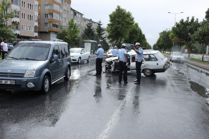 Kayseri’de Trafik Kazası: 4 Yaralı