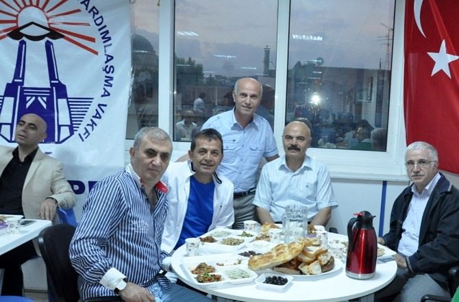 Maltepe Erzurumlular Vakfında Hergün 200 Kişiye İftar Veriliyor