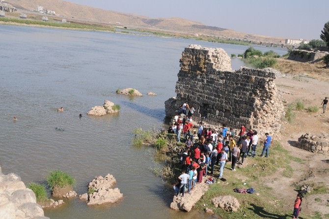 Cizre’de Dicle Nehri’ne Giren 15 Yaşındaki Çocuk Boğuldu