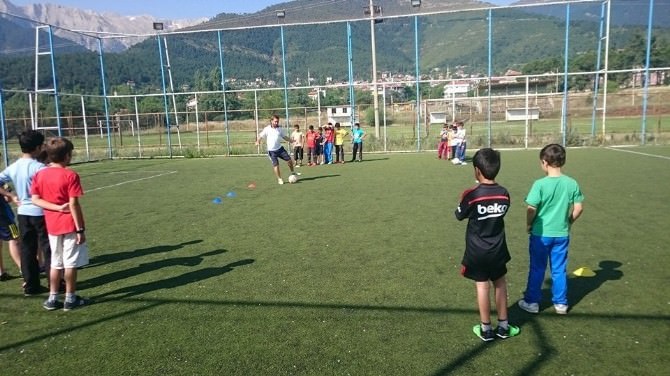 Denizli’de Yüzlerce Çocuk Spor Okulunda Buluştu