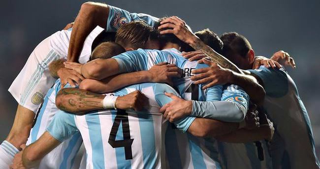 Arjantin yarım düzine golle finalde