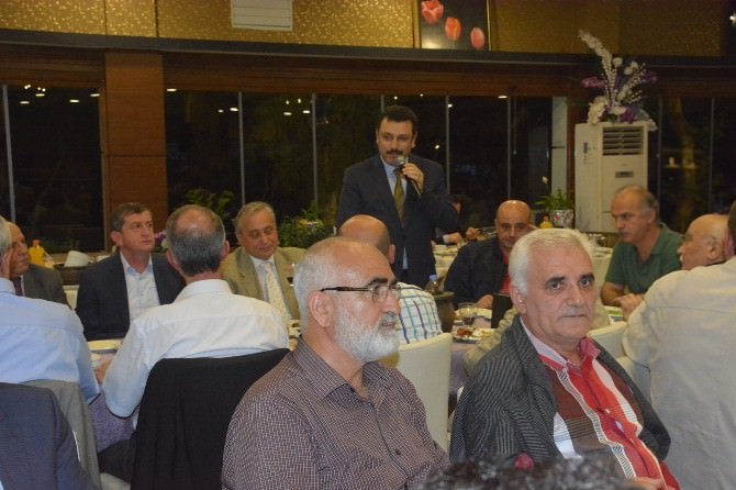 AK Parti’nin Trabzon’daki Kurucuları İftarda Buluştu
