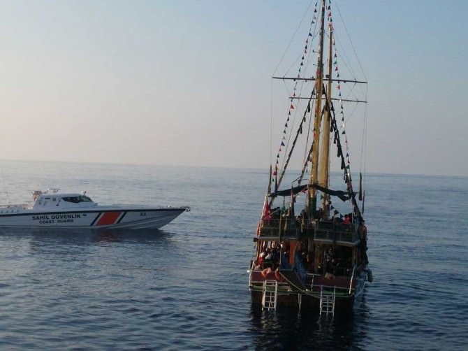 Akdeniz’de 362 Kaçak Göçmen Yakalandı
