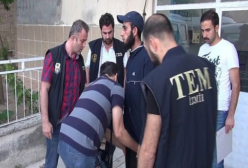 İzmir’de gözaltına alınanlar DAEŞ adına çatışmalara katılmış