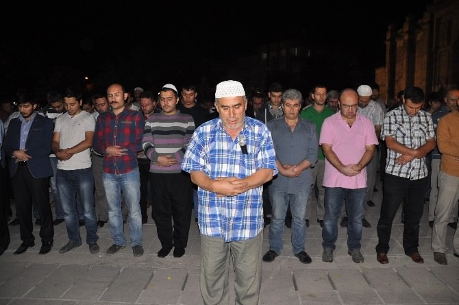 Aksaray’da Uygur Türkleri İçin Gıyabi Cenaze Namazı