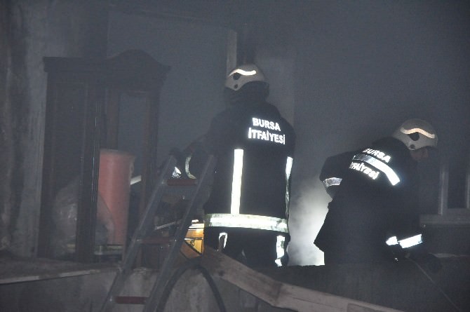 Bursa’da Sahur Vakti Yangın Korkuttu