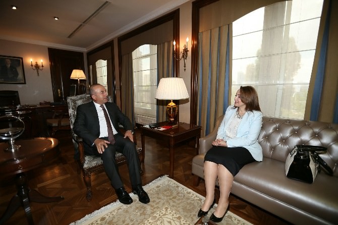 Dışişleri Bakanı Çavuşoğlu; Nezaket Emine Atasoy’u Kabul Etti