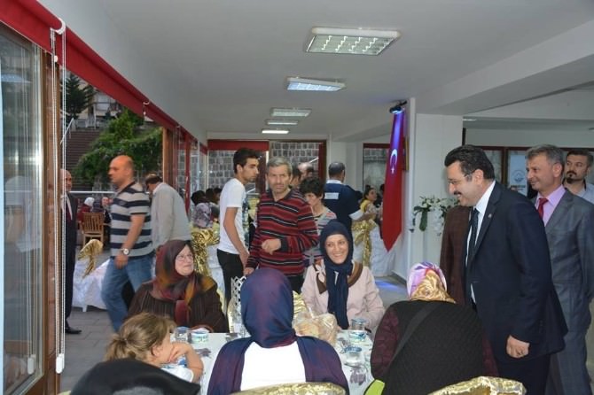 Ortahisar Belediyesi Başkanı Genç, Yetimler Ve Huzurevi Sakinleriyle İftarda Bir Araya Geldi