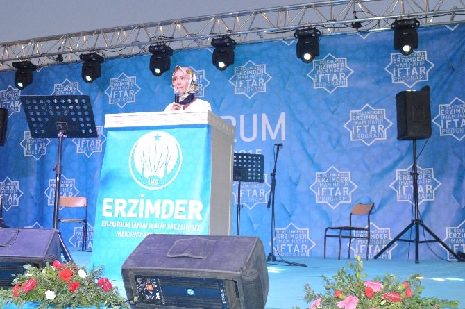 Cumhurbaşkanı Erdoğan’ın Kızı Sümeyye Erdoğan, Erzurum’da İftar Programına Katıldı