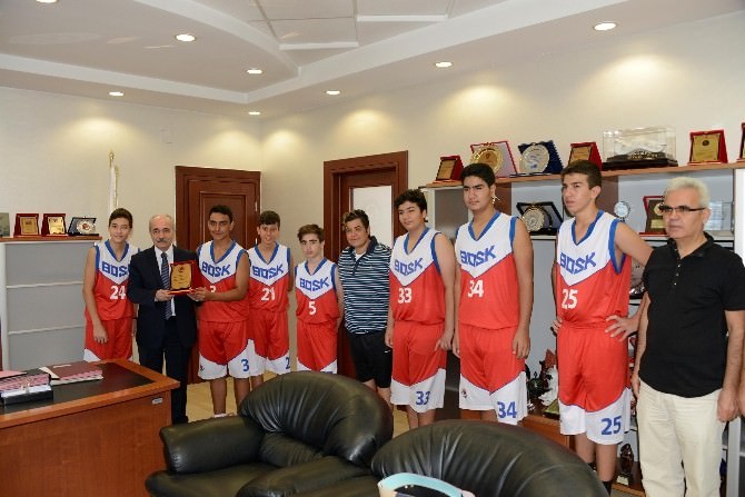 Başarılı Genç Basketbolculardan Başkan Genç’e Teşekkür