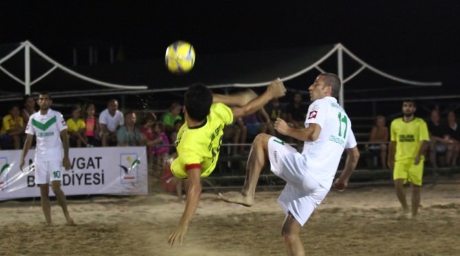 Manavgat’ta Plaj Futbolu Heyecanı Başladı