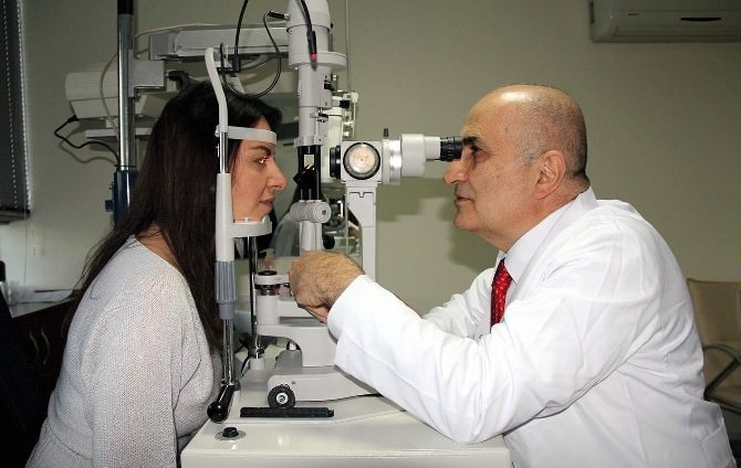 Porf. Dr. Ömer Kamil Doğan: Havuzda Serinlemek İsterken, Göz Enfeksiyonu Kapmayın