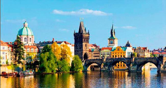 Ortaçağ’ın baş döndüren şehri Prag’a davetlisiniz