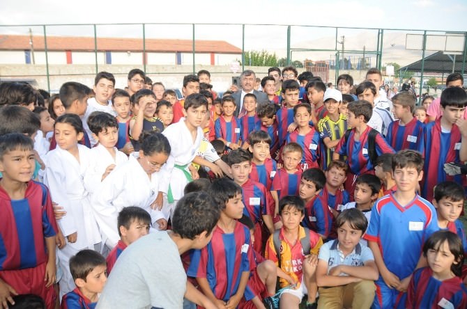 Niğde Belediyesi Yaz Spor Okulu Açıldı