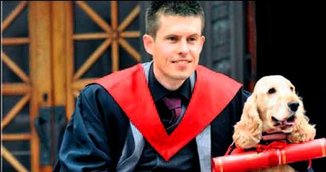 Sahibiyle birlikte köpeğe de diploma