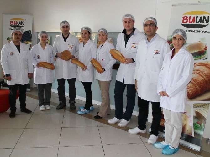 Halk Ekmek Fabrikası 160 Kişilik Dev Üretim, Dağıtım Ekibiyle Hizmet Veriyor