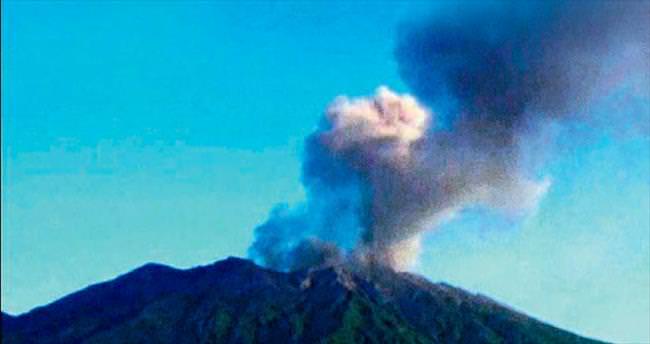 Volkanik patlama yaşamı durdurdu