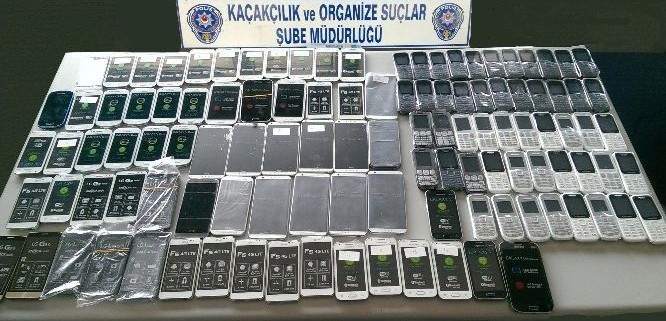 Mardin’de Bin 600 Adet Kaçak Cep Telefonu Ele Geçirildi