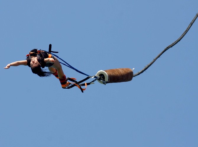 Adrenalin Tutkunları İçin Bungee Jumping Vinci