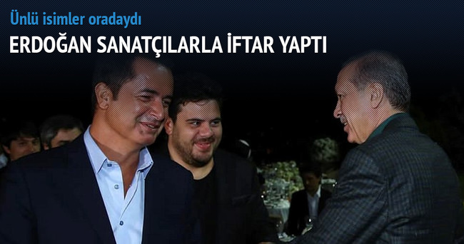 Cumhurbaşkanı Erdoğan sanatçılarla iftar yaptı