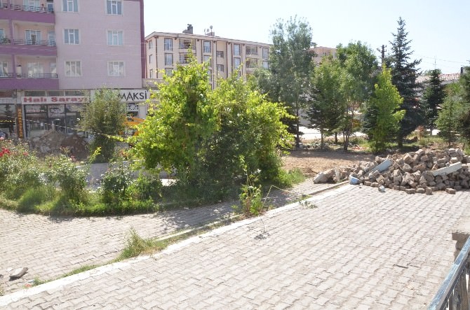 Erciş Belediyesi’nnden Park Yapımı