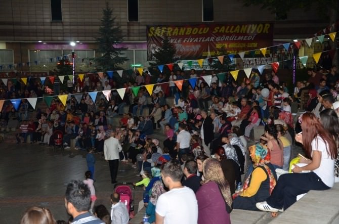 Ramazan Akşamları Mehmet Narin Konseri İle Devam Etti