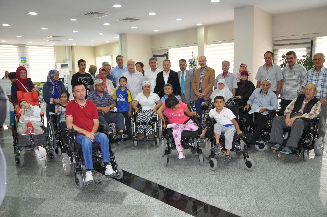 Büyükşehir’den Engellilere 16 Tekerlekli Sandalye